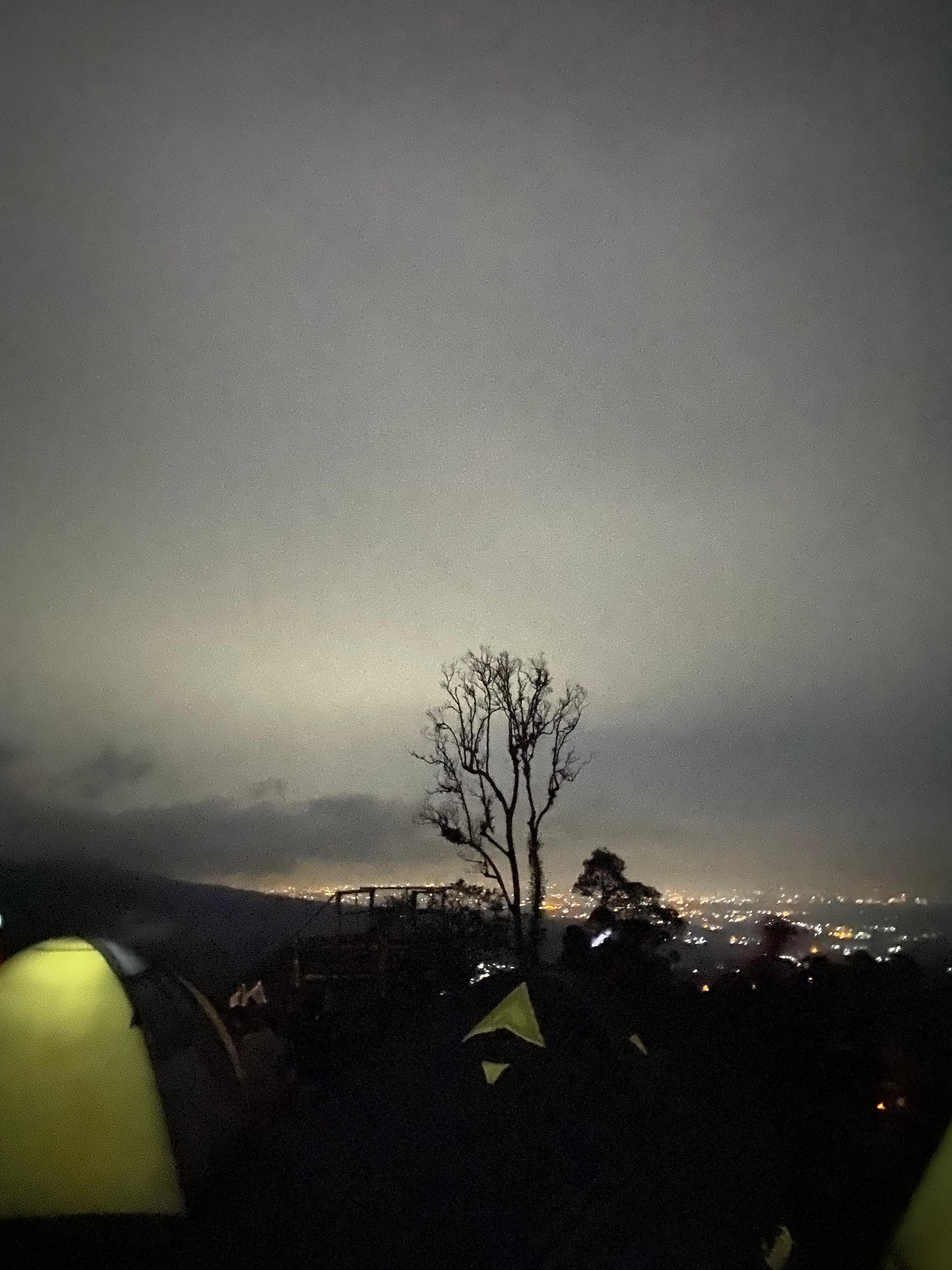 Pemandangan dari Gunung Dindingari